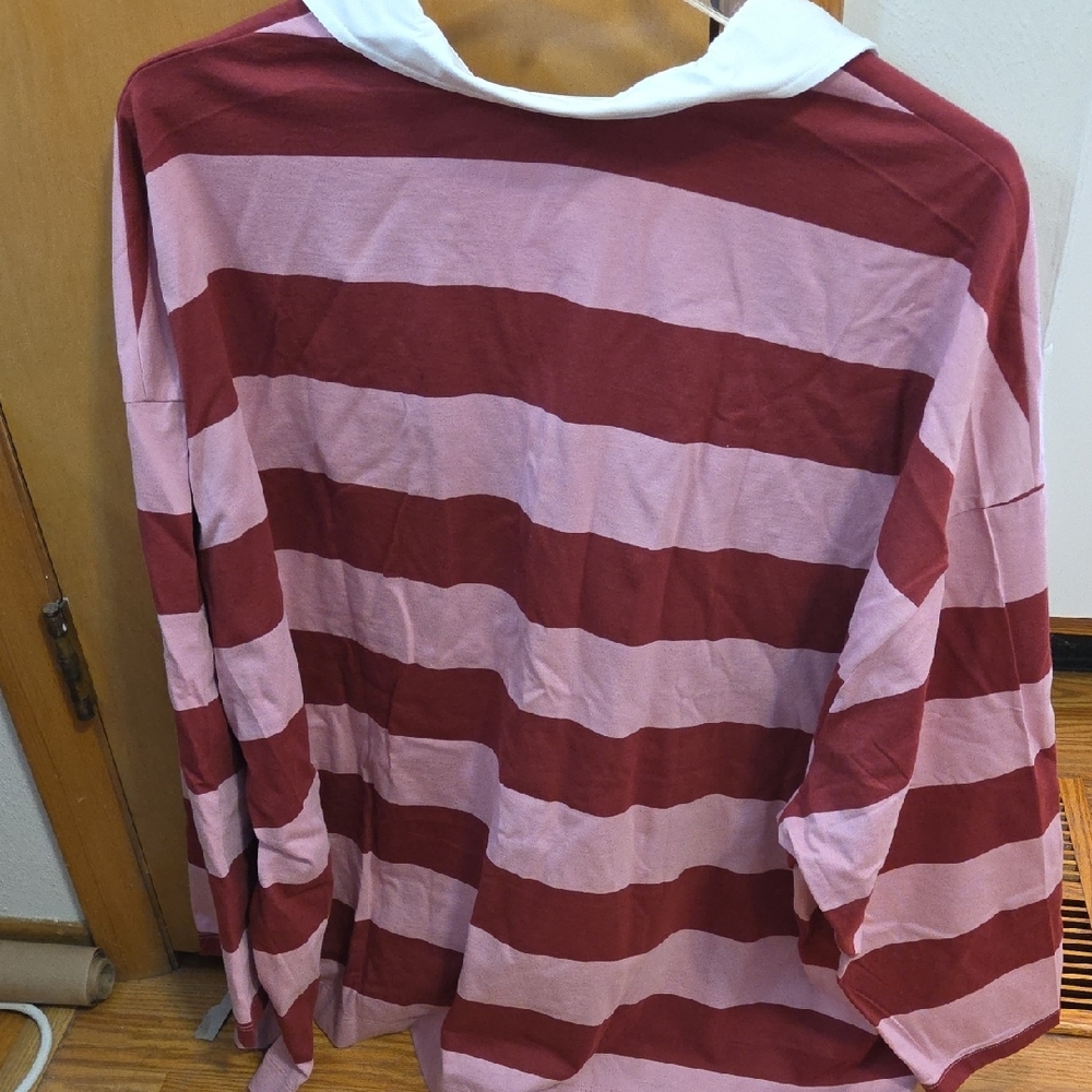 Old Navy New 4x Red and Pink Rugby Shirt - Picture 3 of 3